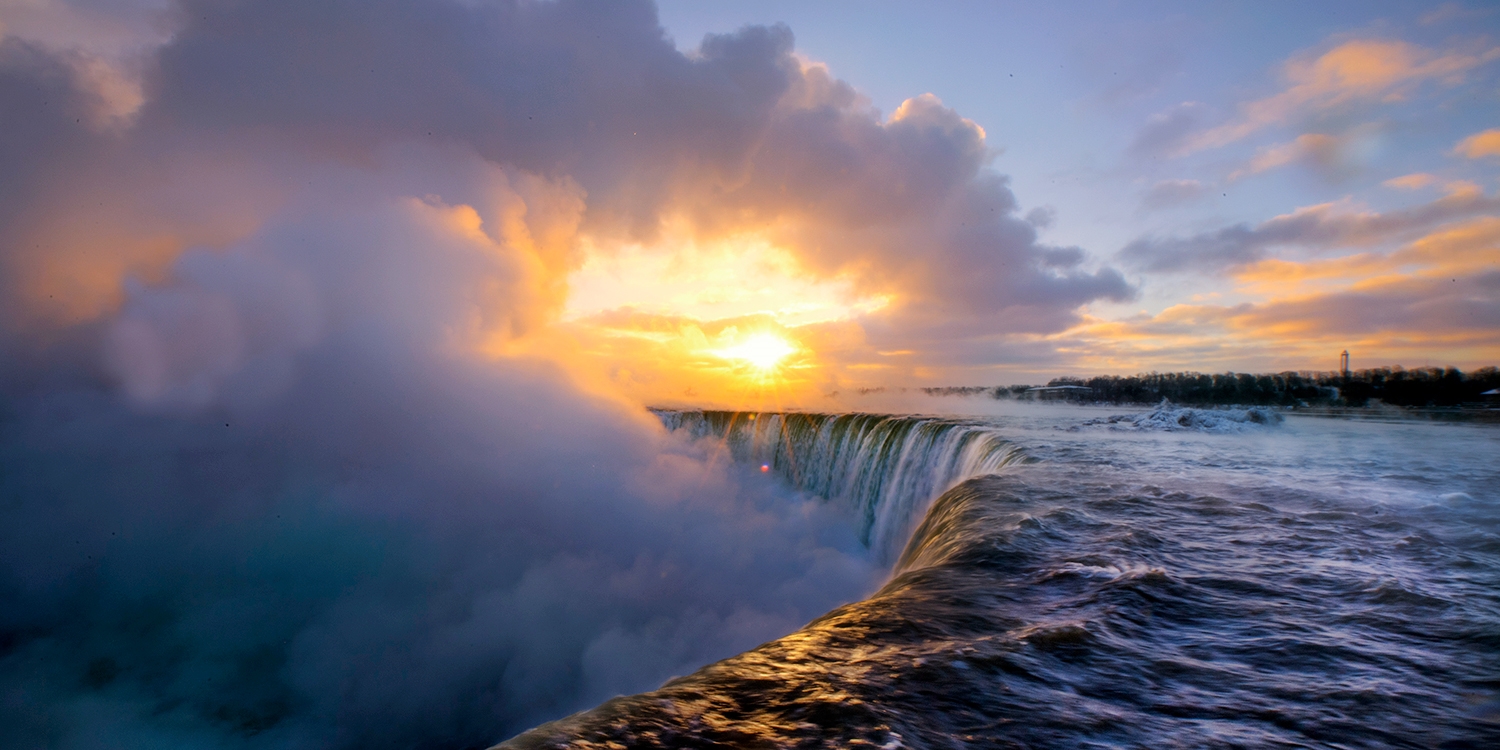This is the closest hotel to the Horseshoe Falls