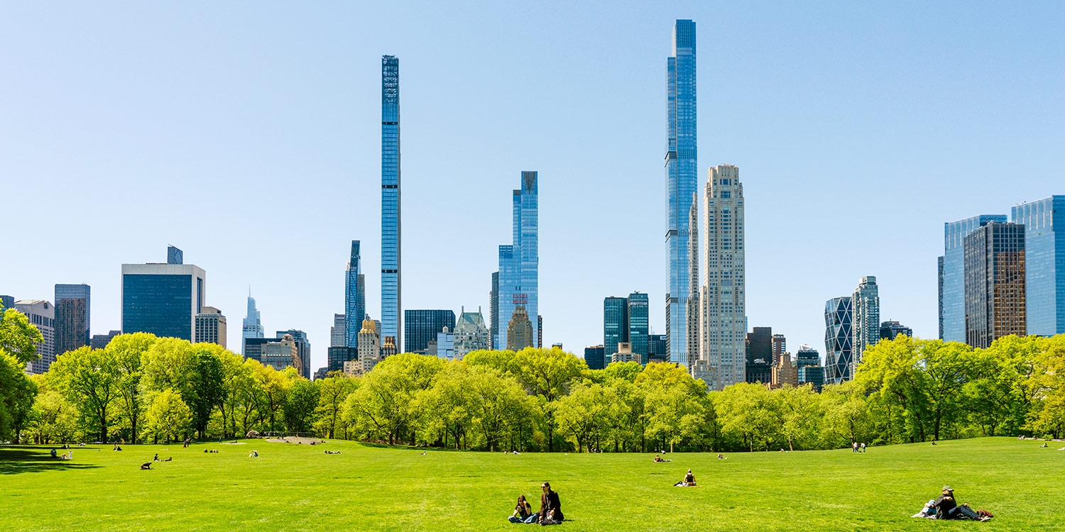 The hotel is situated just 3 blocks from world-famous Central Park