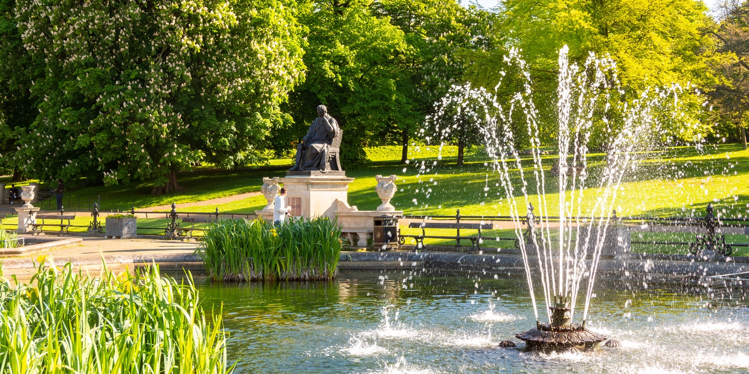 The Italian Gardens between Hyde Park and Kensington Gardens