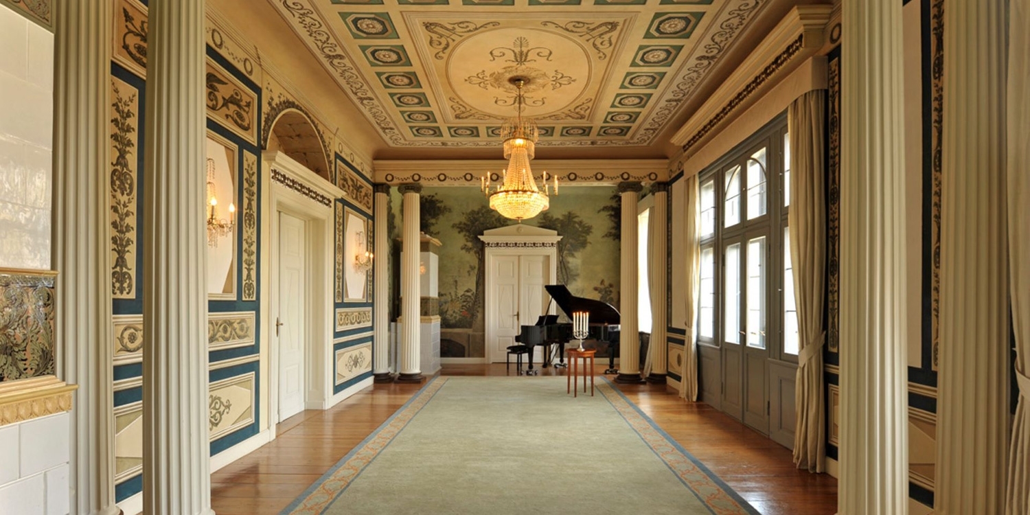 Im Schinkelsaal des Schlosshotels finden stilvolle Veranstaltungen statt | Travelzoo
