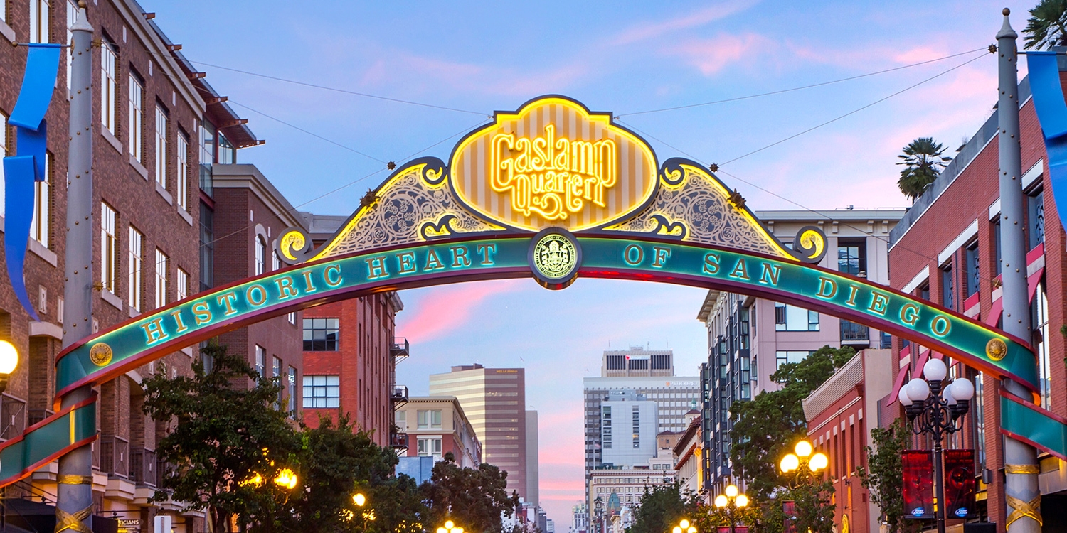 It's a 15-minute walk from the lively Gaslamp Quarter