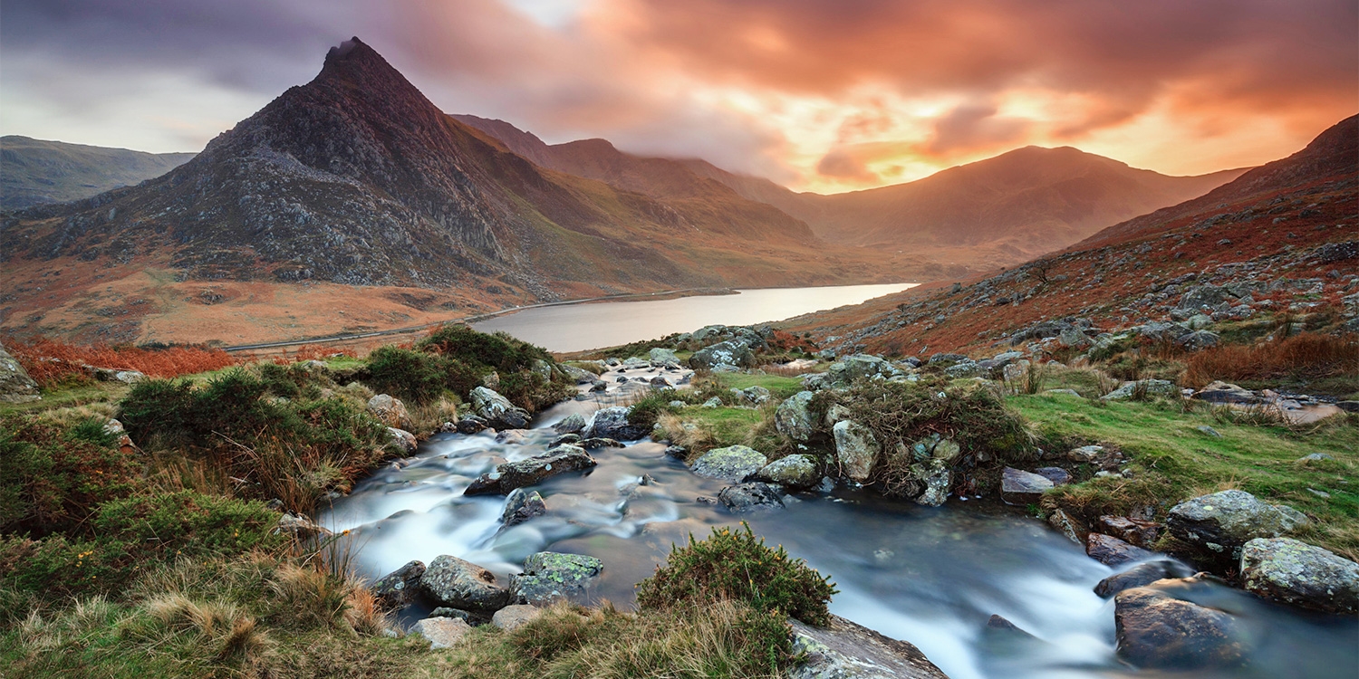 The Royal Victoria Hotel boasts a fabulous location in Wales