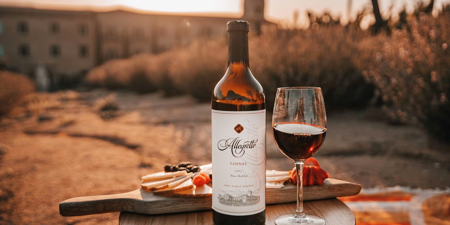 Sip local reds and whites in a scenic outdoor setting