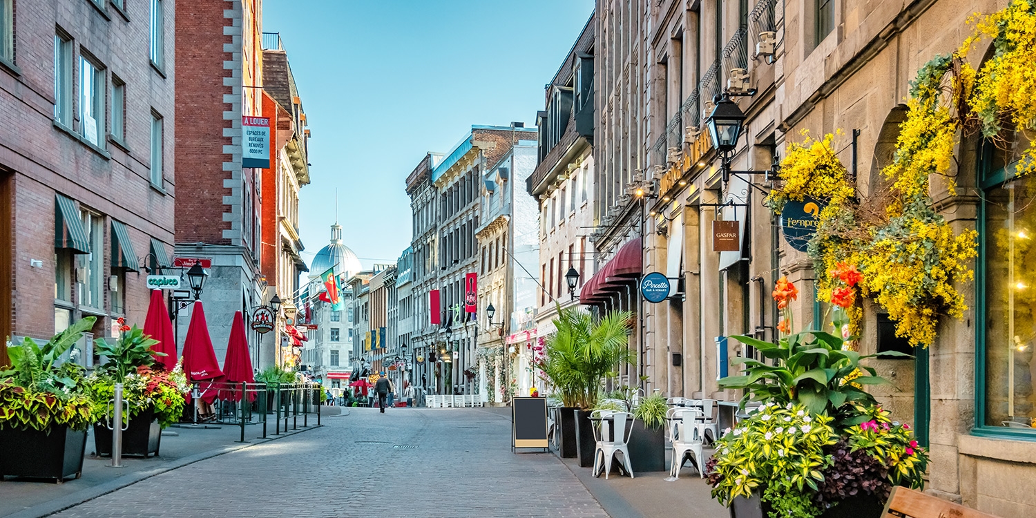 This hotel is a 10-minute drive to Old Montreal